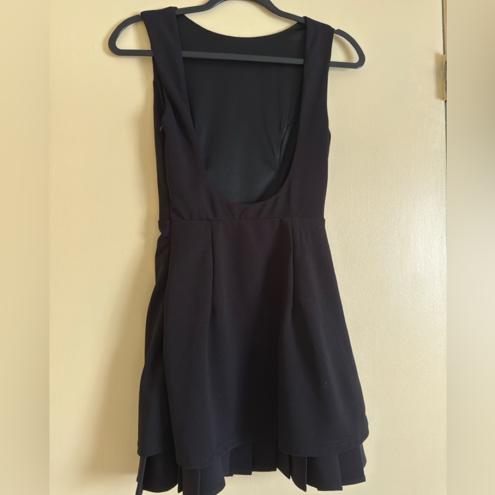 SHEIN Black Pleated Hem Mini Dress - Picture 2 of 3